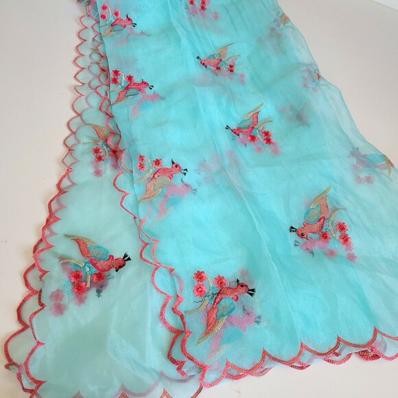 Large scarf or sari organza nylon material with embroidered birds. - Picture 2 of 12
